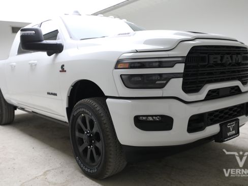 New 2026 RAM 2500 Laramie AWD/4WD image 7