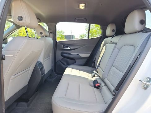 New 2026 Buick Envista Avenir FWD image 9