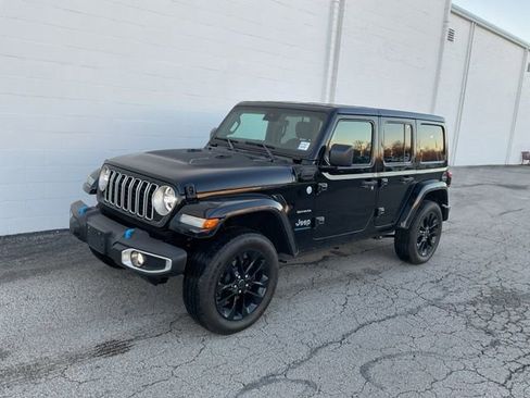 Used 2024 Jeep Wrangler Unlimited Sahara image 33