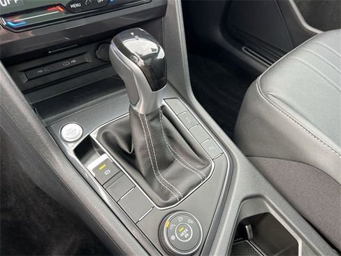 Used 2024 Volkswagen Tiguan SE R-Line image 20