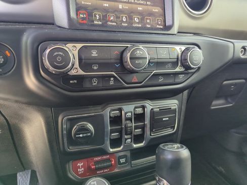 Used 2018 Jeep Wrangler Unlimited Rubicon AWD/4WD image 11