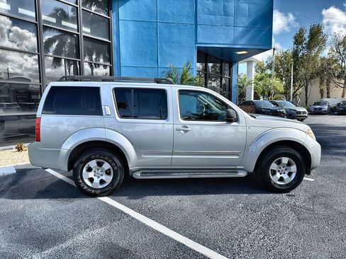 Used 2010 Nissan Pathfinder S AWD/4WD image 9