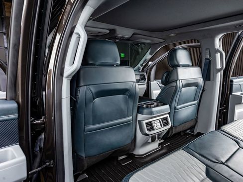 Used 2024 Ford F450 Limited image 33