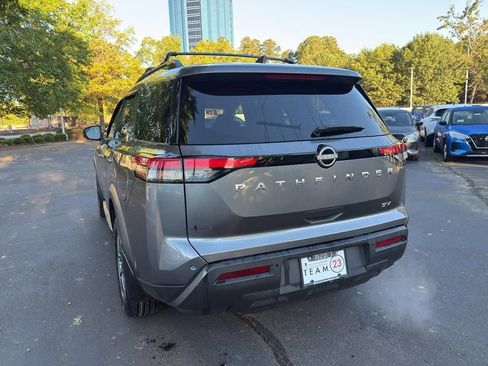 Certified 2024 Nissan Pathfinder SV image 5