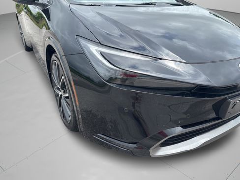 Used 2023 Toyota Prius XLE FWD image 36
