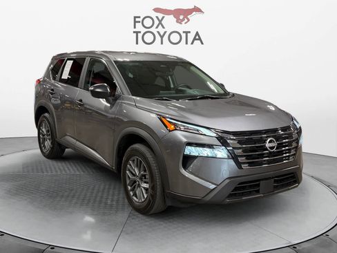 Used 2024 Nissan Rogue S image 8