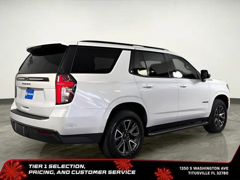 Used 2022 Chevrolet Tahoe Z71 w/ Luxury Package AWD/4WD image 9