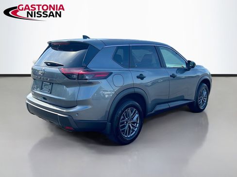 Used 2025 Nissan Rogue S FWD image 9