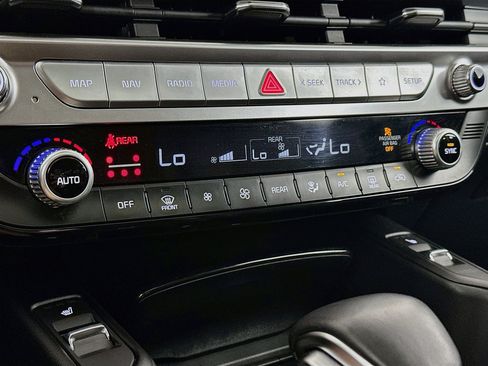 Used 2025 Kia Telluride S FWD image 24