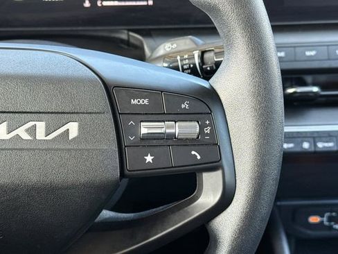 Certified 2025 Kia K4 LXS image 30