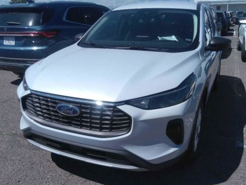Used 2025 Ford Escape Active AWD/4WD image 2