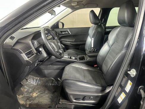 Used 2022 Mitsubishi Outlander SE image 11