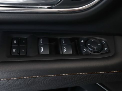 Used 2024 GMC Yukon AT4 w/ Technology Package AWD/4WD image 16