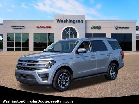 Used 2024 Ford Expedition XLT RWD image 1