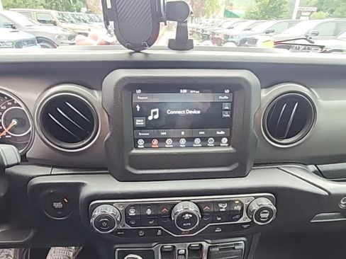 Used 2023 Jeep Wrangler Unlimited Sport AWD/4WD image 9