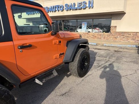 Used 2025 Jeep Wrangler Sport image 8