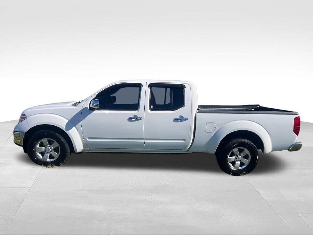 Used 2010 Nissan Frontier SE RWD image 2