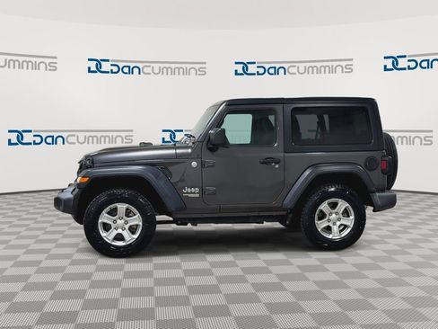 Used 2019 Jeep Wrangler Sport image 6