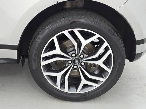 Used 2022 Land Rover Range Rover Evoque R-Dynamic S image 34