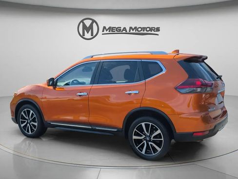 Used 2019 Nissan Rogue SL w/ Premium Package AWD/4WD image 4