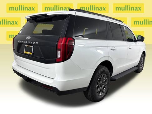 New 2027 Ford Expedition Active RWD image 4