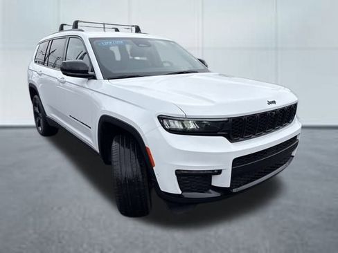 Used 2023 Jeep Grand Cherokee L Limited w/ Luxury Tech Group II image 10