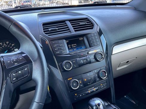 Used 2018 Ford Explorer 4WD image 6