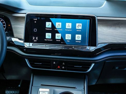 New 2026 Volkswagen Atlas SE image 22