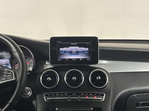 Used 2019 Mercedes-Benz GLC 300 4MATIC image 17