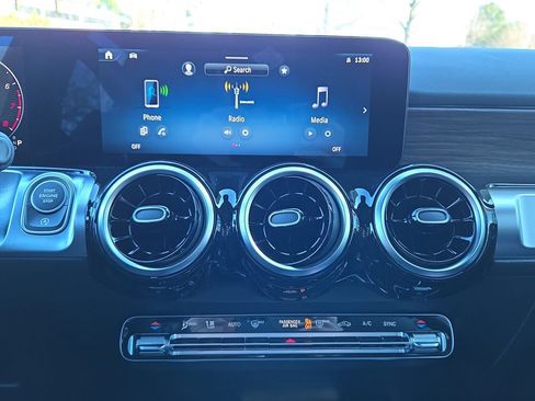 Used 2026 Mercedes-Benz GLB 250 4MATIC image 23
