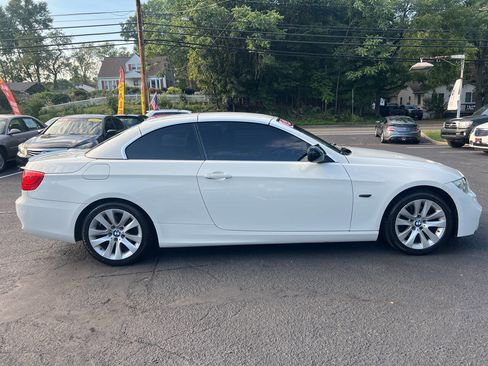 Used 2011 BMW 328i Convertible image 3