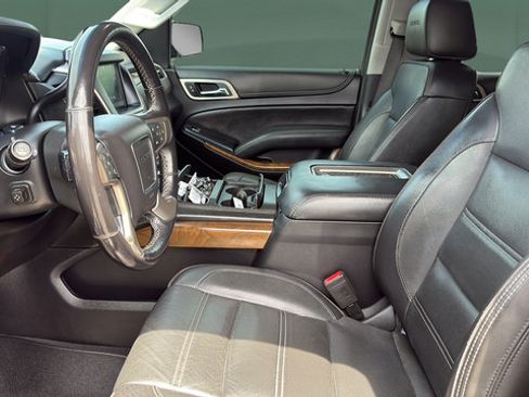 Used 2019 GMC Yukon XL Denali w/ Denali Ultimate Package AWD/4WD image 17