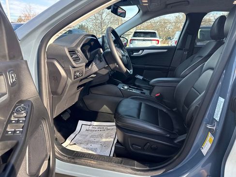 Used 2025 Ford Escape Platinum image 24
