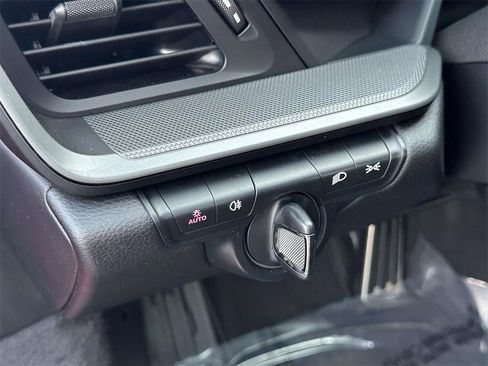 Used 2024 Porsche 911 Carrera image 19