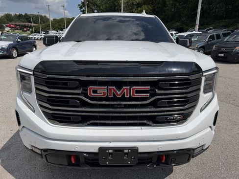 Used 2025 GMC Sierra 1500 AT4 w/ AT4 Premium Package AWD/4WD image 2