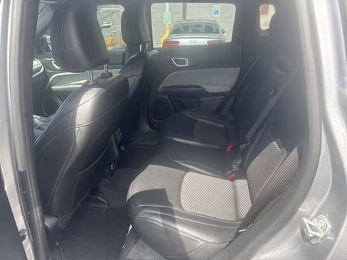Used 2023 Jeep Compass Latitude AWD/4WD image 30