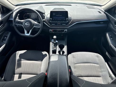 Used 2025 Nissan Altima 2.5 SV FWD image 20