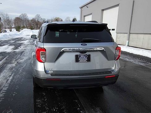 Used 2021 Ford Explorer XLT image 7