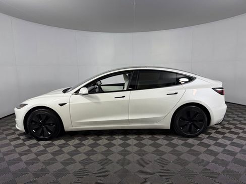 Used 2025 Tesla Model 3 Long Range image 9