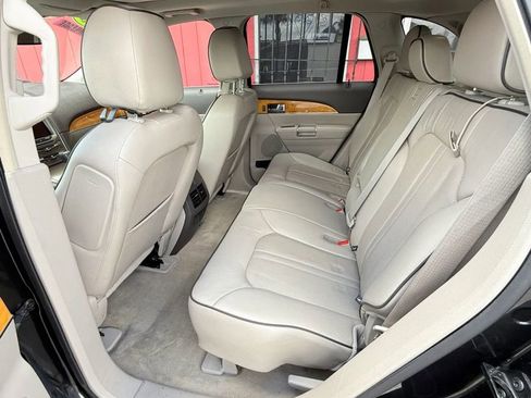 Used 2013 Lincoln MKX FWD image 7