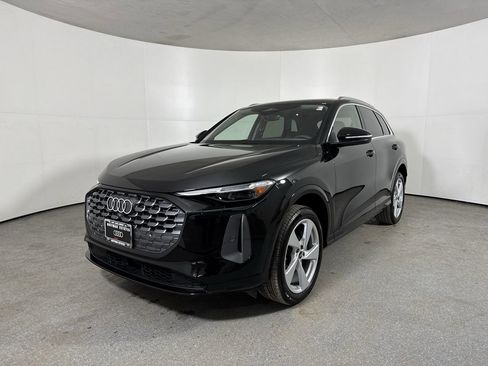 Used 2025 Audi Q5 Premium Plus w/ Premium Plus image 23