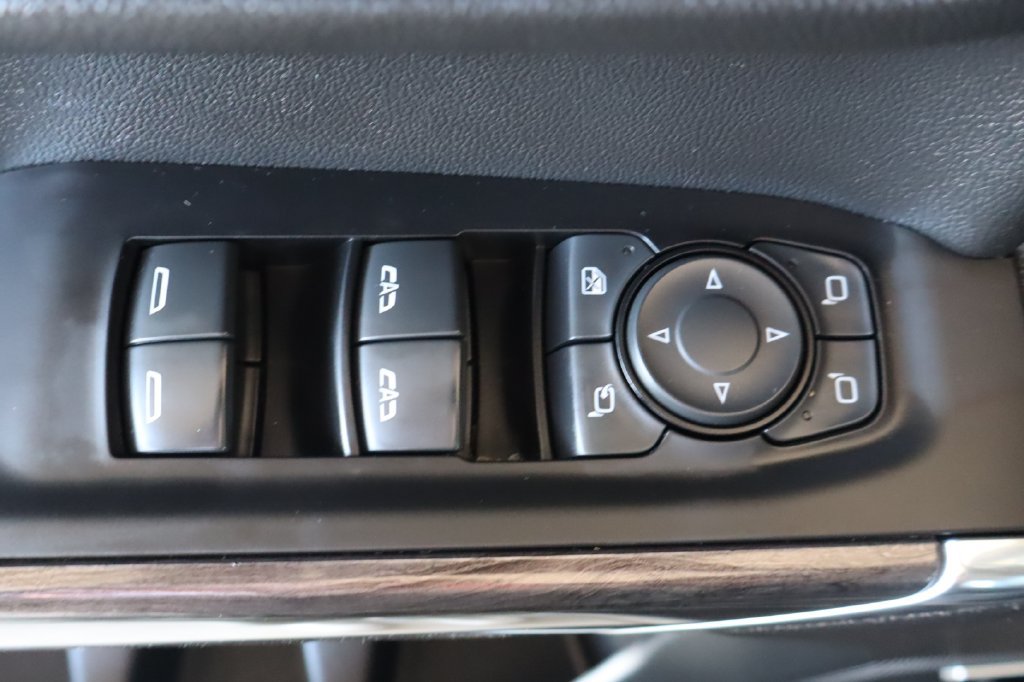 Used 2021 Chevrolet Silverado 1500 LTZ AWD/4WD image 15