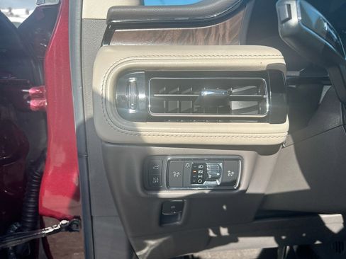 Used 2021 Lincoln Nautilus Reserve w/ Equipment Group 201A FWD image 10