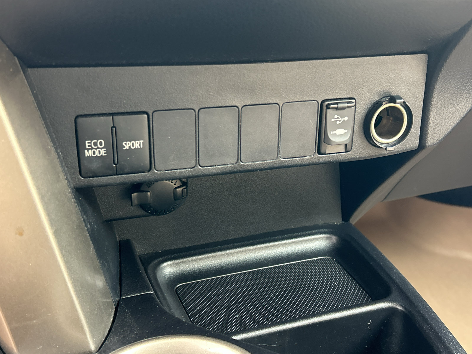 Used 2013 Toyota RAV4 XLE FWD image 21