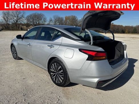 Used 2024 Nissan Altima 2.5 SV image 4