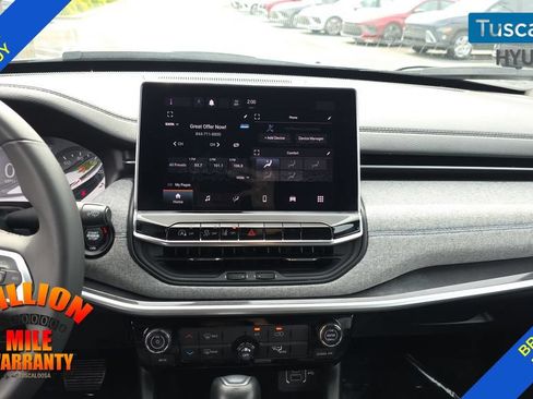 Used 2024 Jeep Compass Latitude AWD/4WD image 27