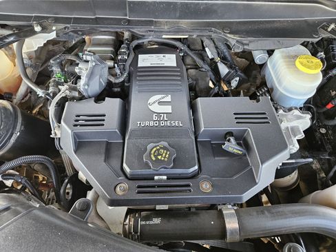 Used 2022 RAM 3500 Big Horn w/ Night Edition AWD/4WD image 32