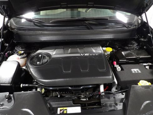 Used 2017 Jeep Cherokee Latitude w/ Safety/Convenience Group AWD/4WD image 27