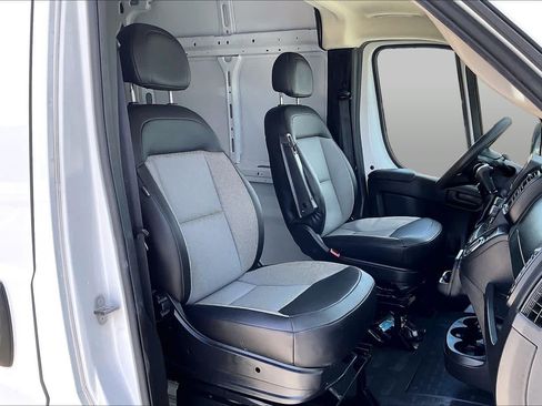 Used 2025 RAM ProMaster 2500 w/ Convenience Group FWD image 9