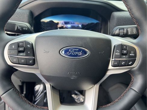 Used 2026 Ford Explorer Active AWD/4WD image 20